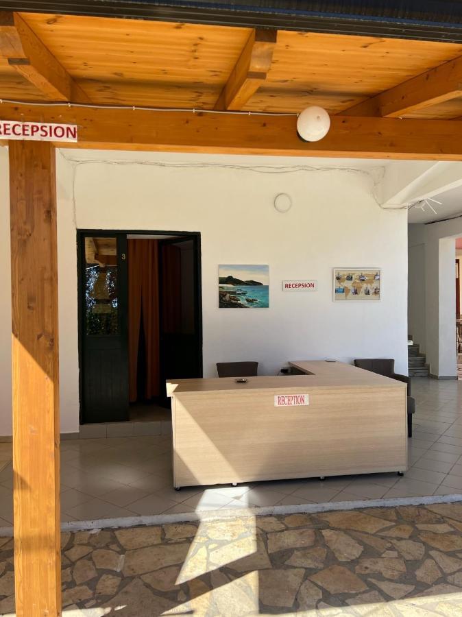 Hotel Nino Dhermi